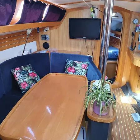 Úszó hotel Voilier Calypso La Rochelle